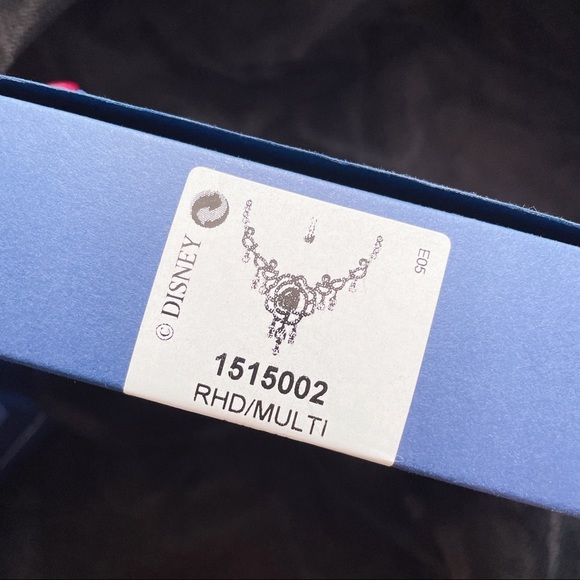 🥀Signed Disney Swarovski Belle Rose Necklace Ring - Picture 7 of 7